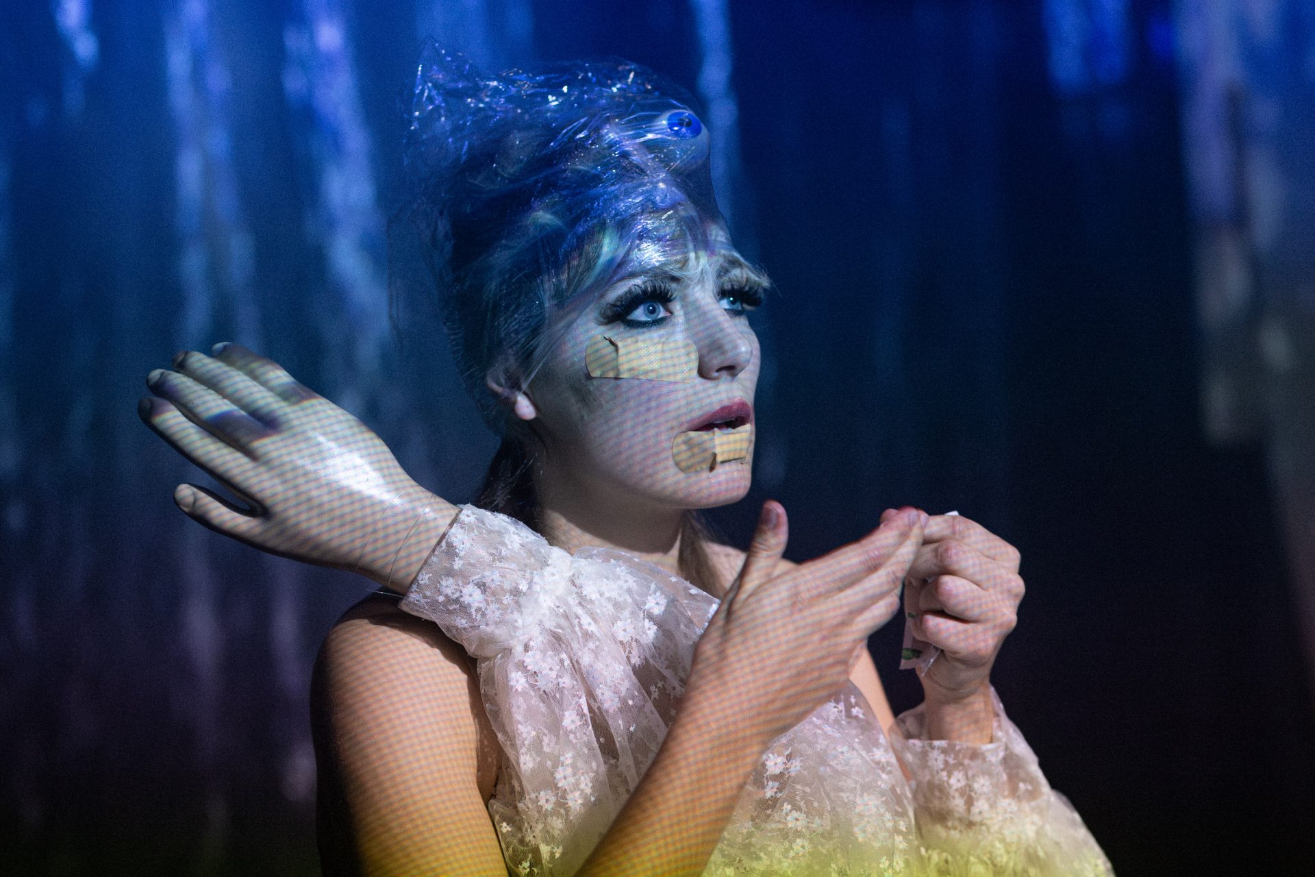 How to survive with HILDEGARD KNEF