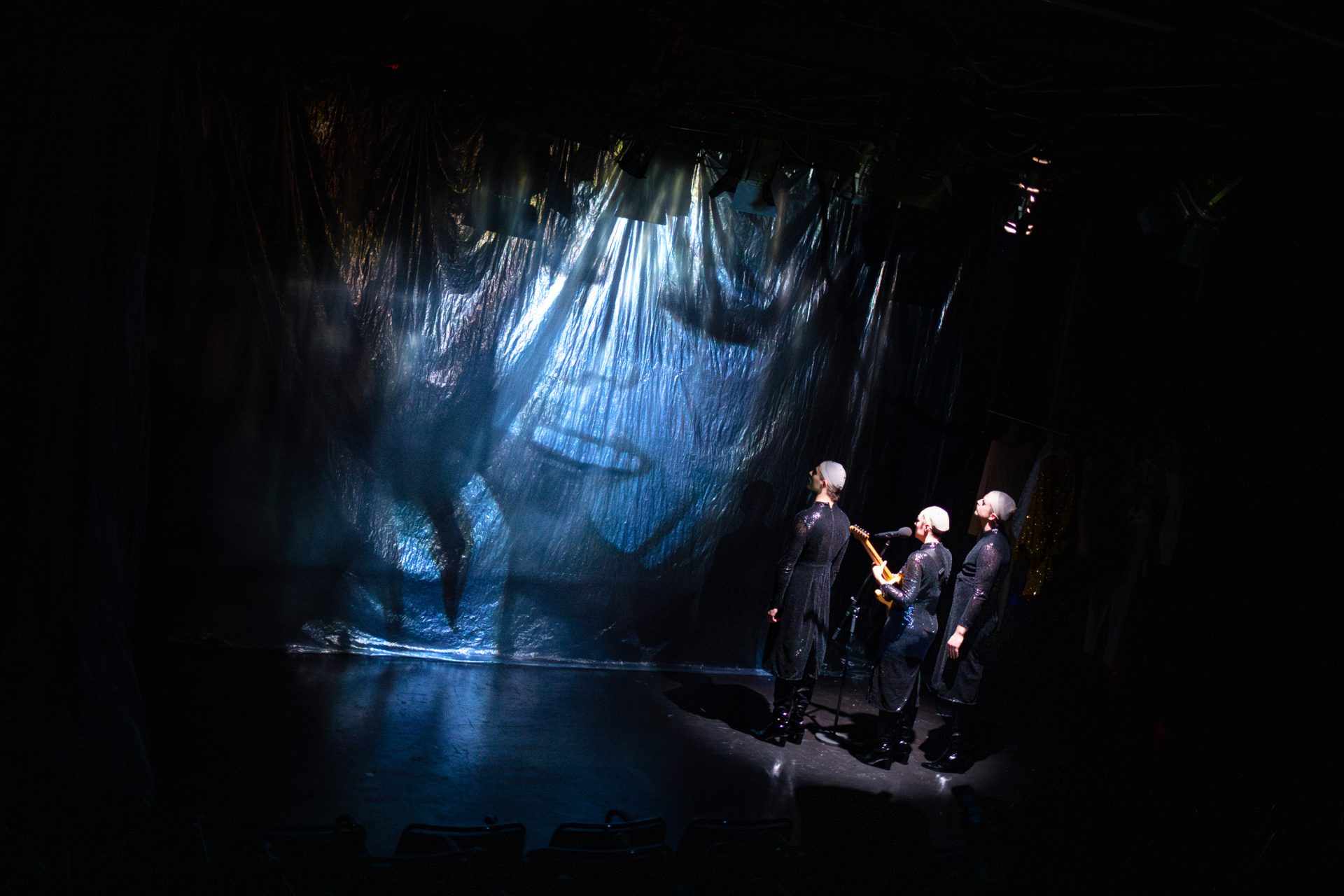 How to survive with HILDEGARD KNEF